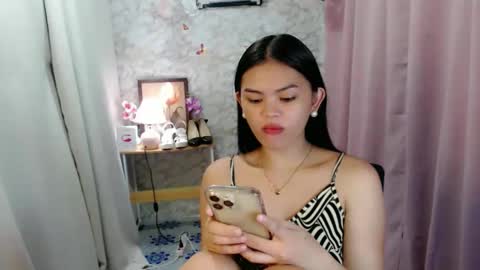 Snapshot of yourlovelytranspinay chatting on March 5, 2:18 am your lovely Dina online show from March 5, 2:18 am