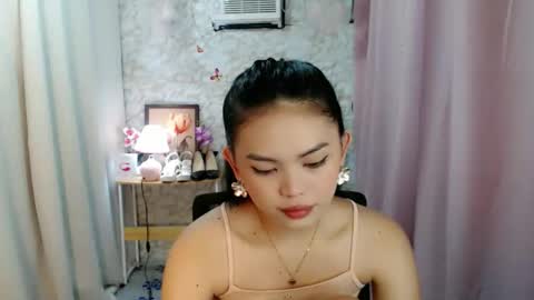 Snapshot of yourlovelytranspinay chatting on March 8, 2:37 am your lovely Dina online show from March 8, 2:37 am