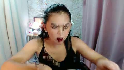 Snapshot of yourlovelytranspinay chatting on April 4, 1:48 am your lovely Dina online show from April 4, 1:48 am