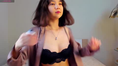 yourmaylien online show from December 21, 8:07 am