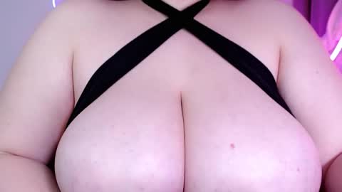 Snapshot of yourmermaidd chatting on November 12, 2:56 am Amina online show from November 12, 2:56 am