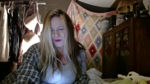 yourmomma999 online show from March 11, 3:59 am