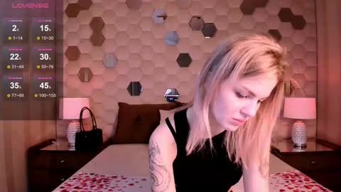 Naomi online show from September 17, 7:37 pm