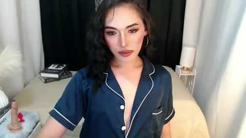 Snapshot of yournaughtykendal chatting on March 23, 2:54 pm TIFFANY SUCKING QUEEN online show from March 23, 2:54 pm