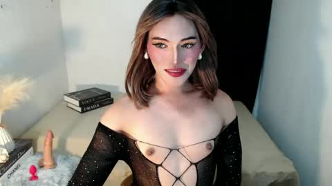 TIFFANY SUCKING QUEEN online show from May 14, 1:23 am