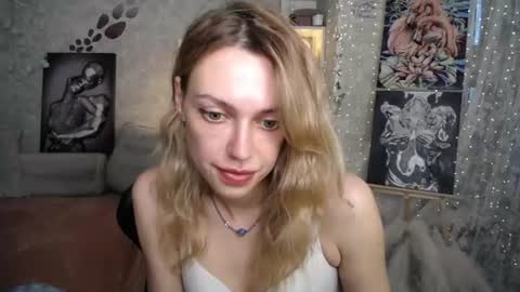Snapshot of yournickyadamidi chatting on June 11, 4:16 pm Nicky online show from June 11, 4:16 pm