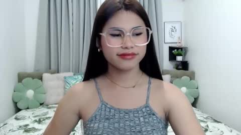 Snapshot of yourprettyblythe_ts chatting on December 15, 5:34 am yourprettyblythe_ts online show from December 15, 5:34 am