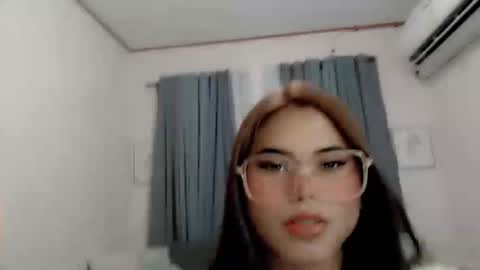 yourprettyblythe_ts online show from February 6, 5:45 am