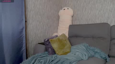 Snapshot of yourr_muse chatting on February 19, 11:57 pm Yourr Muse online show from February 19, 11:57 pm