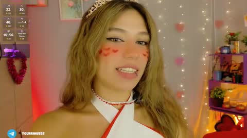 Snapshot of yourrmuse_ chatting on May 11, 4:51 am Isabella but you can call me Isa .-. online show from May 11, 4:51 am