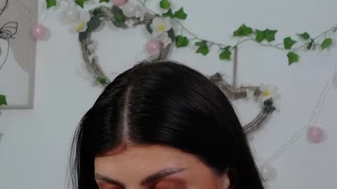 Snapshot of yours_goddess chatting on June 18, 4:24 am yours_goddess online show from June 18, 4:24 am