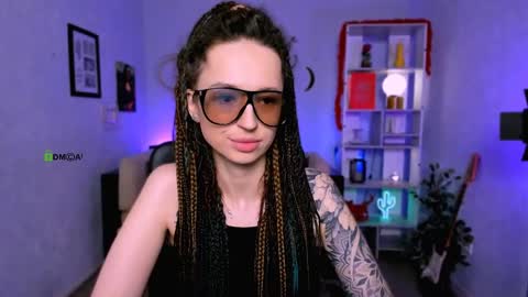 yours_sunny online show from April 2, 7:44 pm