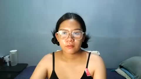 Snapshot of yoursexy_reb chatting on February 19, 4:52 am yoursexy_reb online show from February 19, 4:52 am