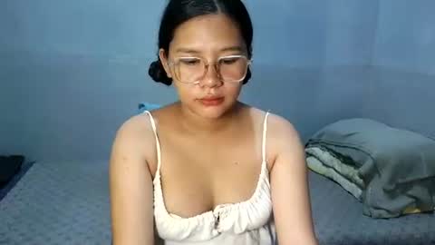 Snapshot of yoursexy_reb chatting on February 22, 4:35 am yoursexy_reb online show from February 22, 4:35 am