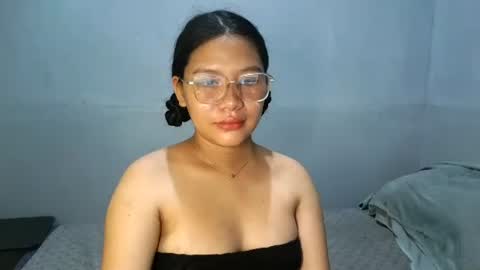 Snapshot of yoursexy_reb chatting on February 27, 4:23 am yoursexy_reb online show from February 27, 4:23 am