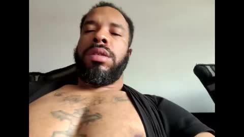 Snapshot of yoursexydaddy79 chatting on November 5, 4:51 pm mother fucker online show from November 5, 4:51 pm