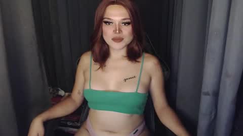 Snapshot of yoursexytowngirl chatting on October 18, 3:42 am LALA online show from October 18, 3:42 am