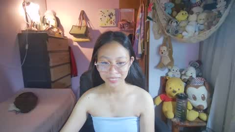 Snapshot of yourshy_cess chatting on April 1, 12:33 am Cess online show from April 1, 12:33 am