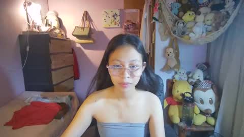 Snapshot of yourshy_cess chatting on April 2, 12:19 am Cess online show from April 2, 12:19 am
