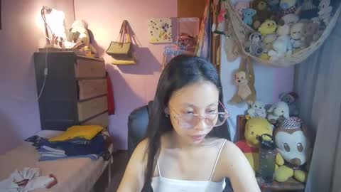 Snapshot of yourshy_cess chatting on April 3, 12:14 pm Cess online show from April 3, 12:14 pm