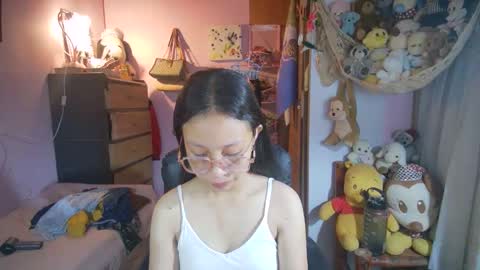 Snapshot of yourshy_cess chatting on April 4, 2:10 am Cess online show from April 4, 2:10 am