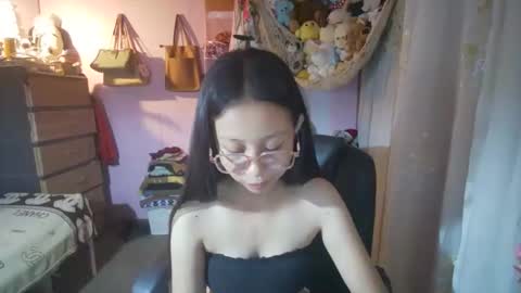 Snapshot of yourshy_cess chatting on April 16, 12:17 pm Cess online show from April 16, 12:17 pm