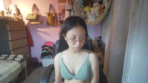 Snapshot of yourshy_cess chatting on April 17, 12:57 am Cess online show from April 17, 12:57 am