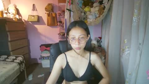 Snapshot of yourshy_cess chatting on April 18, 11:58 am Cess online show from April 18, 11:58 am