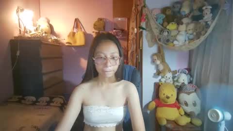 Snapshot of yourshy_cess chatting on April 22, 12:24 am Cess online show from April 22, 12:24 am