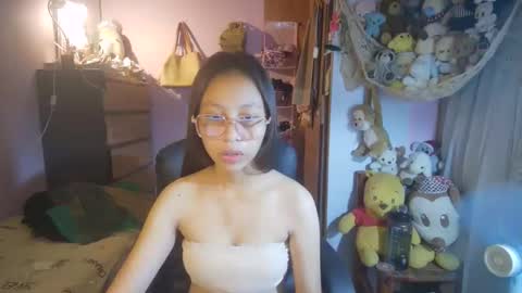 Snapshot of yourshy_cess chatting on April 24, 12:35 am Cess online show from April 24, 12:35 am