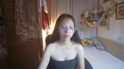 Snapshot of yourshy_cess chatting on May 4, 12:06 am Cess online show from May 4, 12:06 am