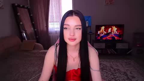 Snapshot of yourslina chatting on June 7, 9:57 am yourslina online show from June 7, 9:57 am