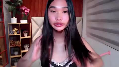 yoursluttyashxx online show from June 9, 5:24 pm
