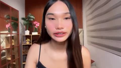 yoursluttyashxx online show from June 12, 5:01 pm