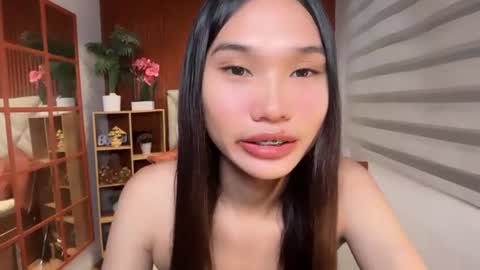 yoursluttyashxx online show from June 13, 5:44 pm