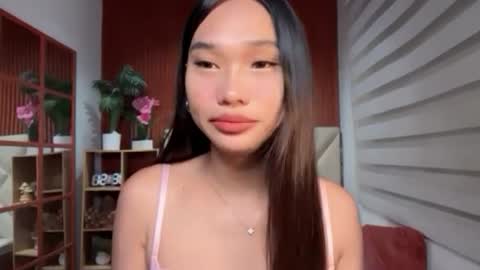 yoursluttyashxx online show from July 13, 10:45 pm