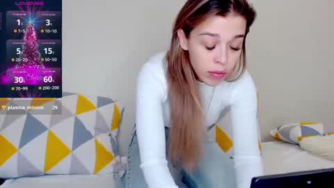 Snapshot of yoursoul_mila chatting on December 12, 11:29 am yoursoul_mila online show from December 12, 11:29 am