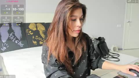 Snapshot of yoursoul_mila chatting on April 18, 9:46 am yoursoul_mila online show from April 18, 9:46 am