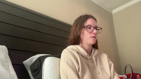 yourstrulylivy online show from December 11, 3:47 pm