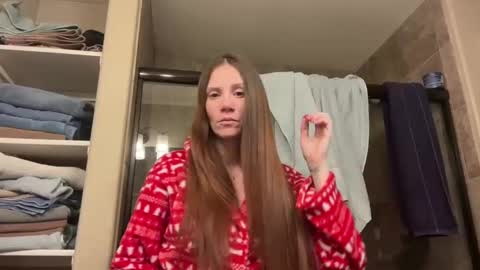 yourstrulylivy online show from December 24, 5:34 pm