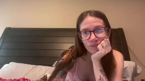 yourstrulylivy online show from December 30, 3:57 pm