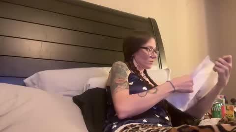 yourstrulylivy online show from December 31, 3:45 am