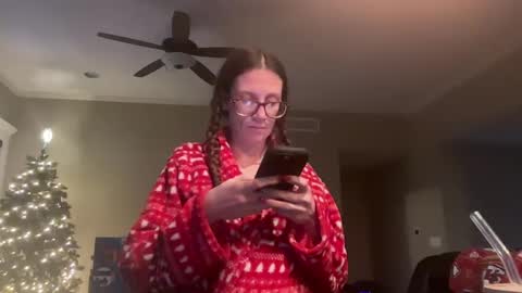 yourstrulylivy online show from December 31, 10:56 pm