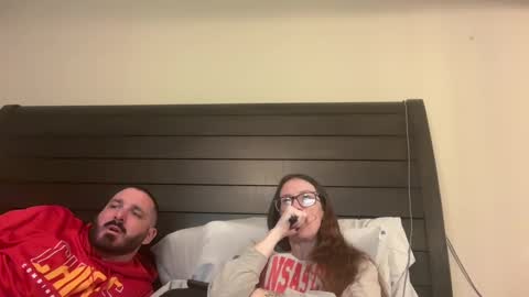 yourstrulylivy online show from January 2, 12:23 am