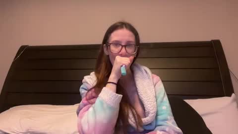 yourstrulylivy online show from January 8, 12:47 pm