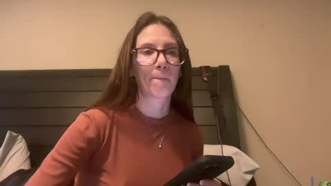 yourstrulylivy online show from January 19, 11:10 pm