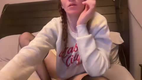 yourstrulylivy online show from January 25, 12:27 am