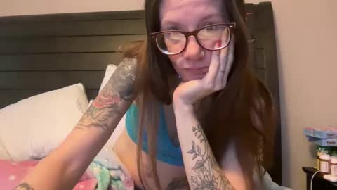 yourstrulylivy online show from February 17, 1:21 pm