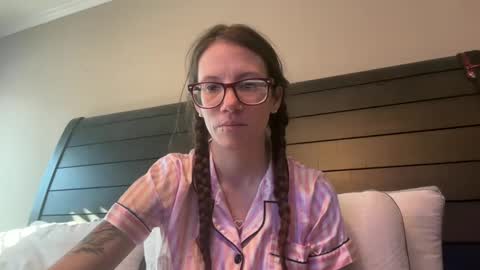 yourstrulylivy online show from February 20, 2:02 pm