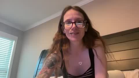 yourstrulylivy online show from February 21, 11:32 pm